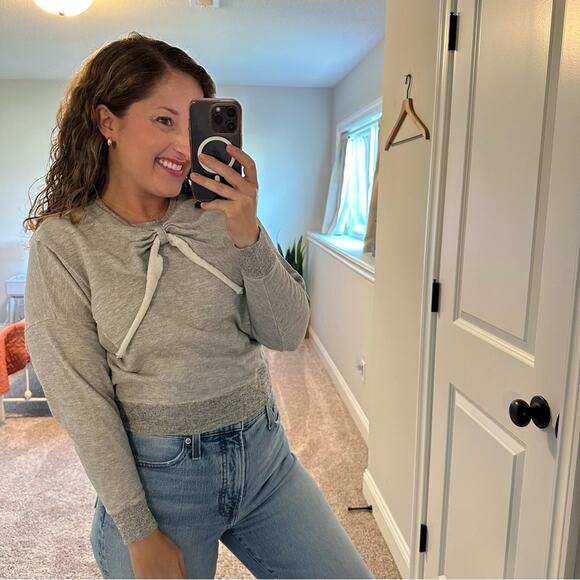 THE GREAT. Gray Bow Crewneck Sweatshirt XS - Picture 3 of 9